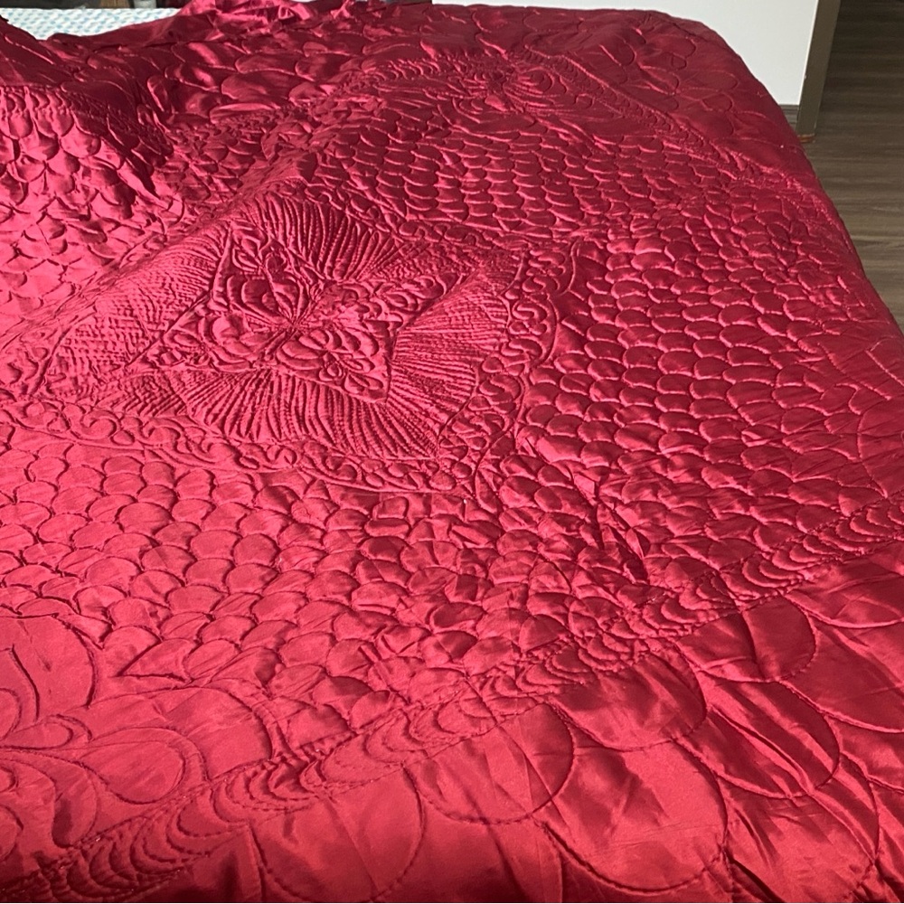 Queen size Maroon silk , Embroidered Quilt set.
